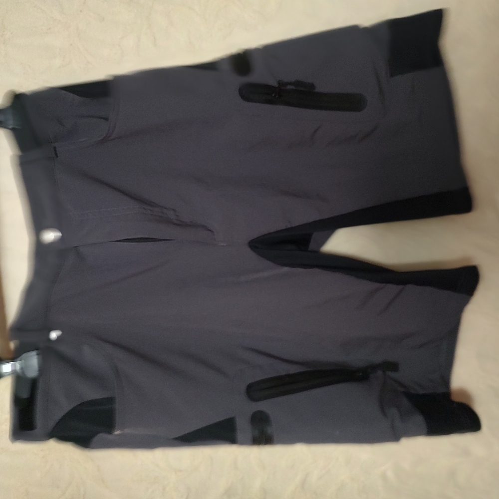 Gray and Black Zippered Shorts MTB Men's Large Activewear